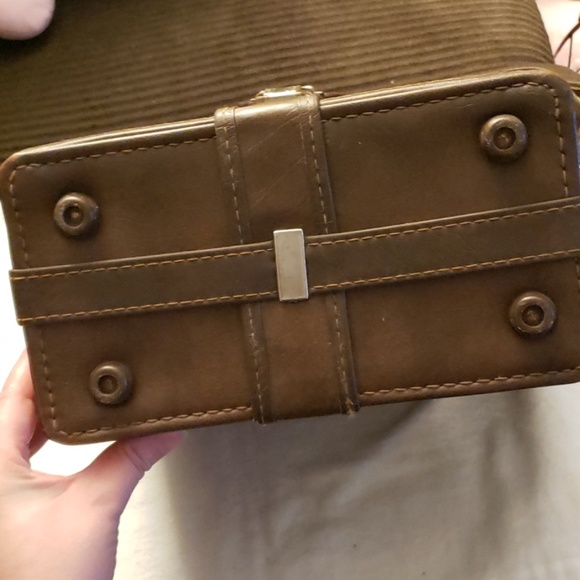 Leather Vintage Camera Tote - Picture 2 of 8